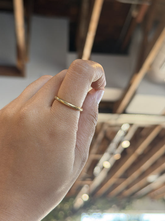 Classic gold ring